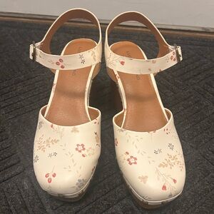 Lucky Brand - Floral Women's wedge- Worn once!! Super cute!
